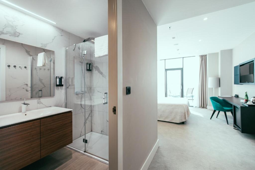 Uživajte u luksuzu i potpunom opuštanju u Marvie Hotel & Health 4* – gdje se mediteranski šarm, elegancija i bogata historija Splita spajaju u savršen odmor!