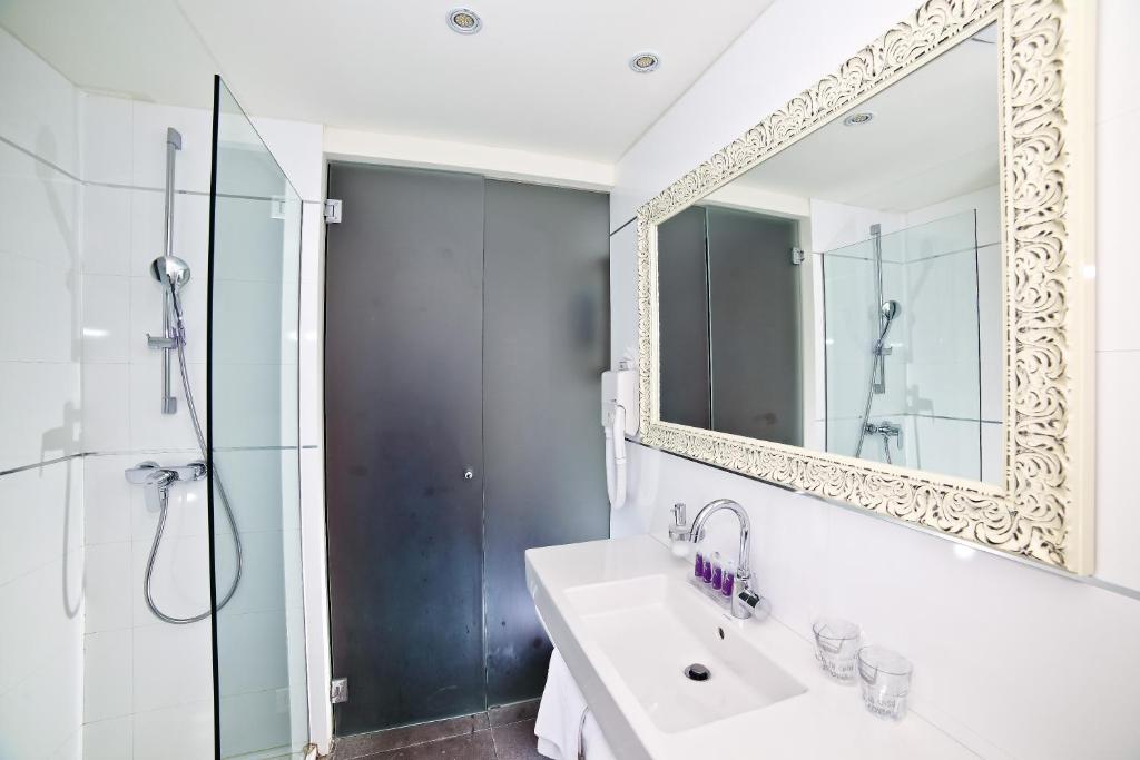 Hotel Gala 4*, Podstrana | Prepustite se potpunom miru i tišini uz obalu, gdje udobnost susreće prirodnu ljepotu!