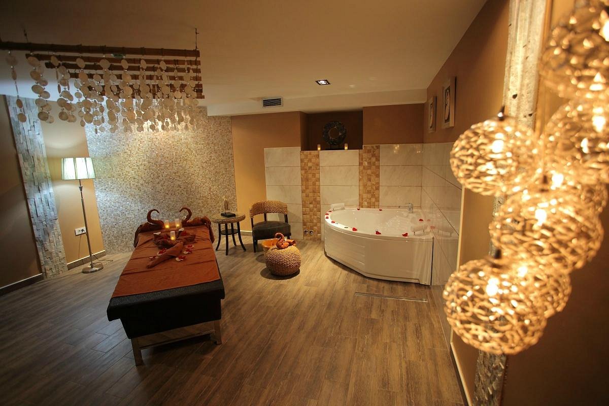 Opustite tijelo parcijalnom masažom koja uklanja napetost i vraća izgubljenu energiju u Herbal Spa centru!