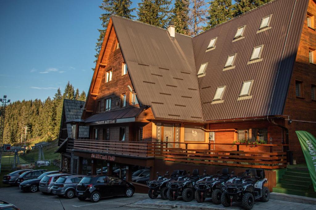 Pansion A&M Vlašić I Uživajte u spoju planinskog zraka, luksuznog boravka, organizovane quad ture i opuštajuće Wellness atmosfere!