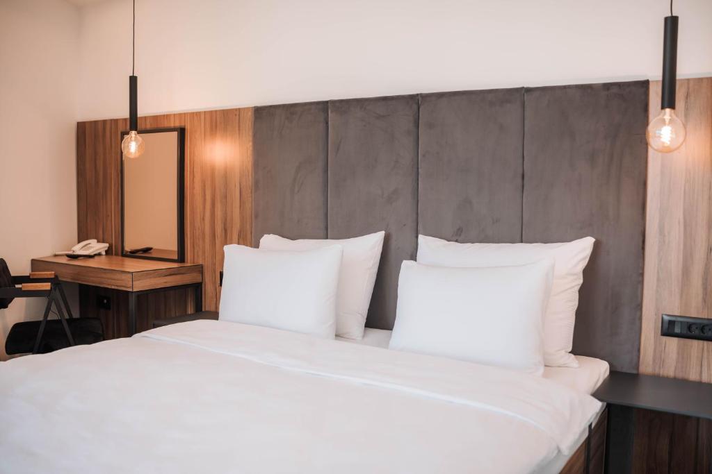 Uživajte u jedinstvenom spoju šarma Mostara i luksuza Hotela Carpe Diem 4*, uz potpunu udobnost i eleganciju!