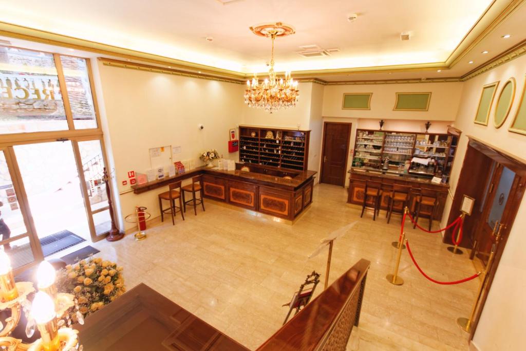 Seget Donji I Otkrijte veličanstveni odmor u Hotelu Val 3* ex Jadran 3* uz more i polupansionsku uslugu!