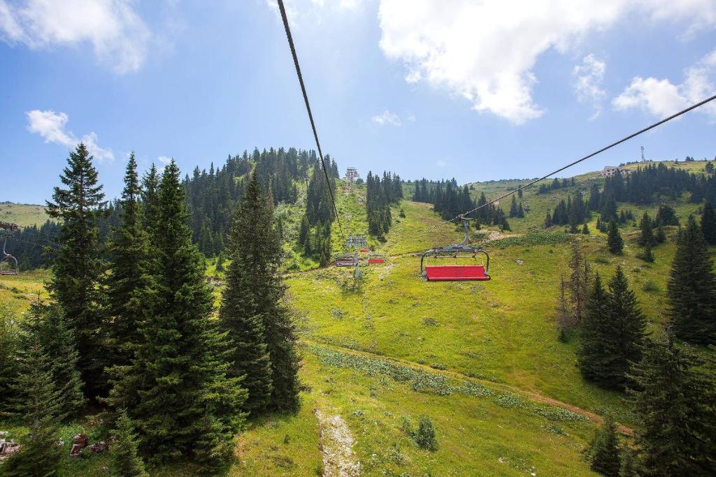Jahorina u svom najljepšem izdanju – uživajte u udobnosti, miru i nezaboravnom planinskom odmoru u Hotelu Termag 4*!