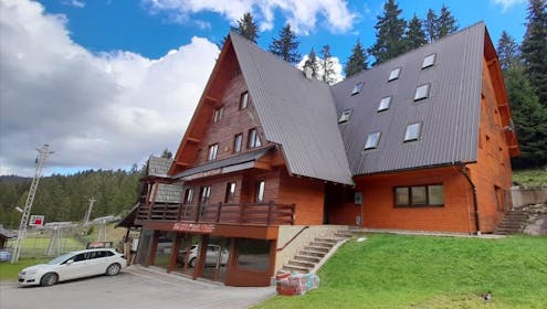 Pansion A&M Vlašić I Uživajte u spoju planinskog zraka, luksuznog boravka, organizovane quad ture i opuštajuće Wellness atmosfere!