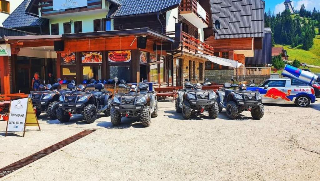 Uživajte u savršenom planinskom odmoru u Villi Ugar 3* na prelijepom Vlašić uz nezaboravnu avanturu i vožnju quadom kroz planinske predjele!