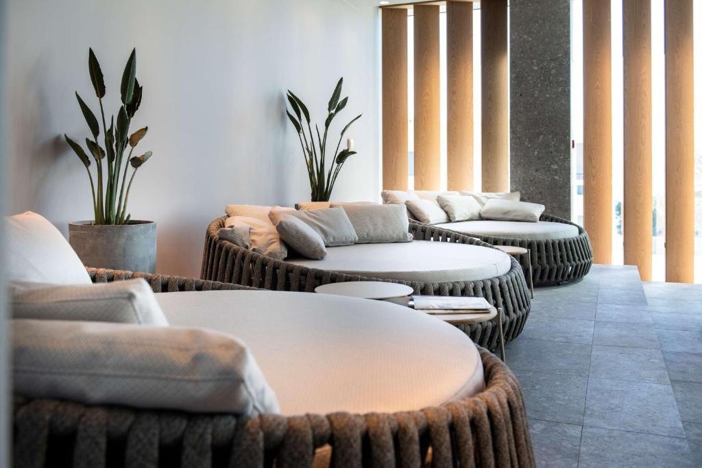 Radisson Blu Resort Split 5* – uživajte u vrhunskom luksuzu, raskošnom Wellness & Spa doživljaju i savršenom spoju elegancije, udobnosti i potpunog opuštanja!