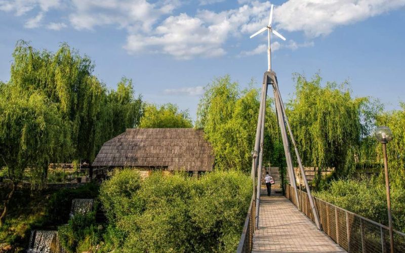 Doživite Turističko naselje Čardaci – oazu mira gdje se priroda, arhitektura i gostoprimstvo spajaju u savršen bijeg od svakodnevice!