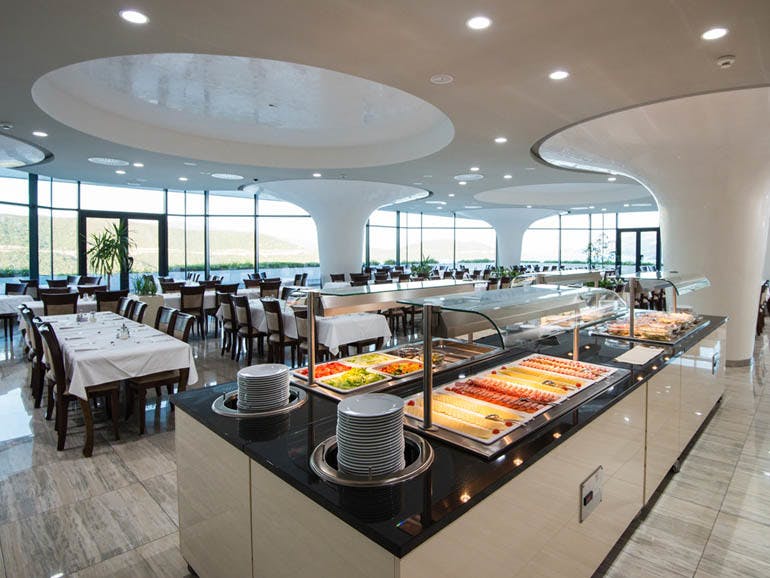 Grand Hotel Neum 4* | Zasluženi odmor provedite uživajući u čarobnom pogledu na more iz udobnih soba i opuštajući se u luksuzu Wellness & Spa centra!