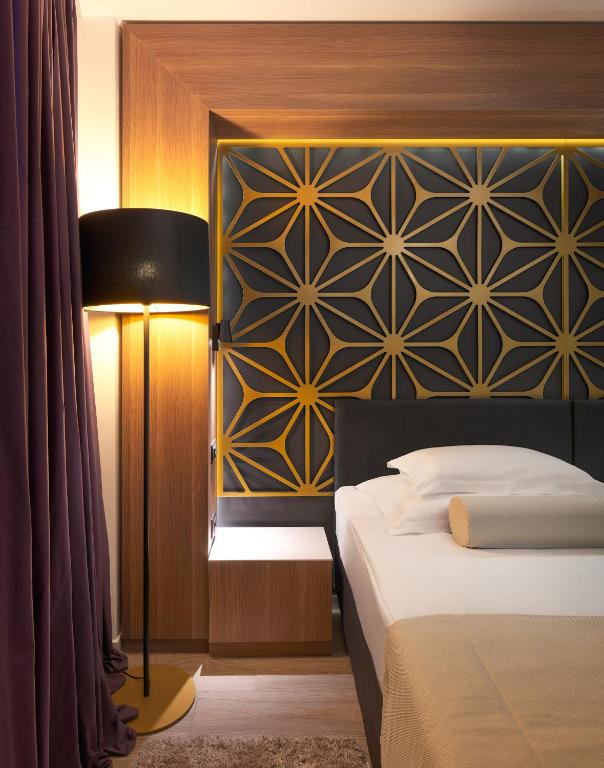 Doživite nezaboravan boravak u Hotelu Amphora 4*, gdje luksuz, udobnost i autentična dalmatinska atmosfera stvaraju savršeno iskustvo u srcu Splita!