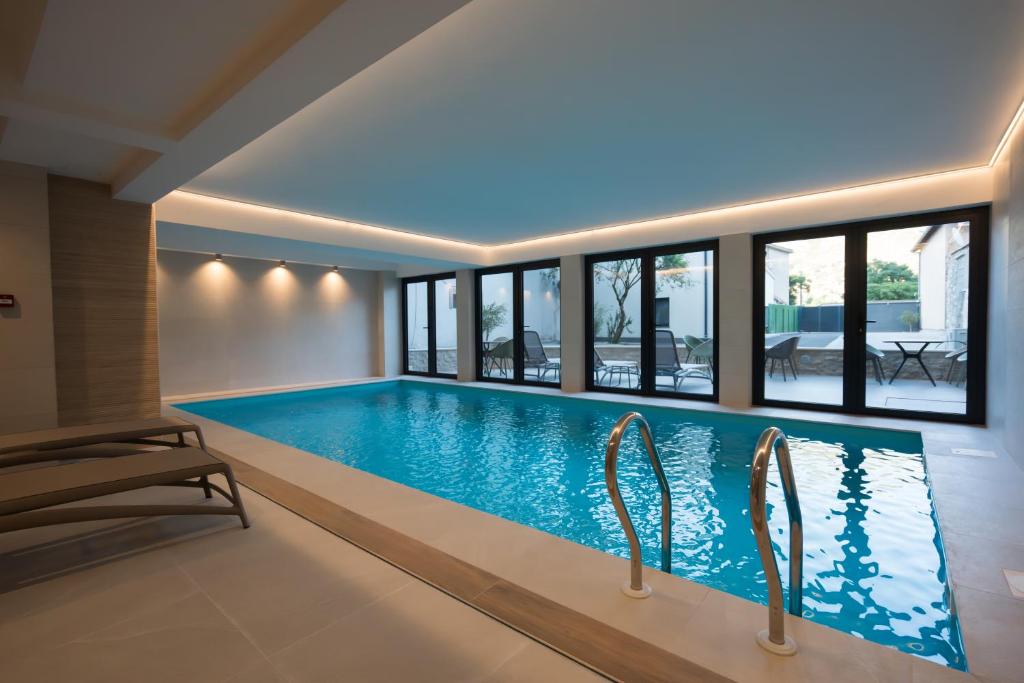Doživite čari Mostara uz luksuzan boravak u Hotelu Spa Olive 4*, gdje se vrhunski komfor susreće s potpunom relaksacijom!