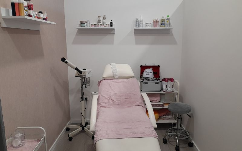Salon ljepote Salus I Hydrafacial 7 u 1 tretman duboke hidratacije sa ultrazvukom, radio frekvencijom, oksigenizacijom i LED maskom!
