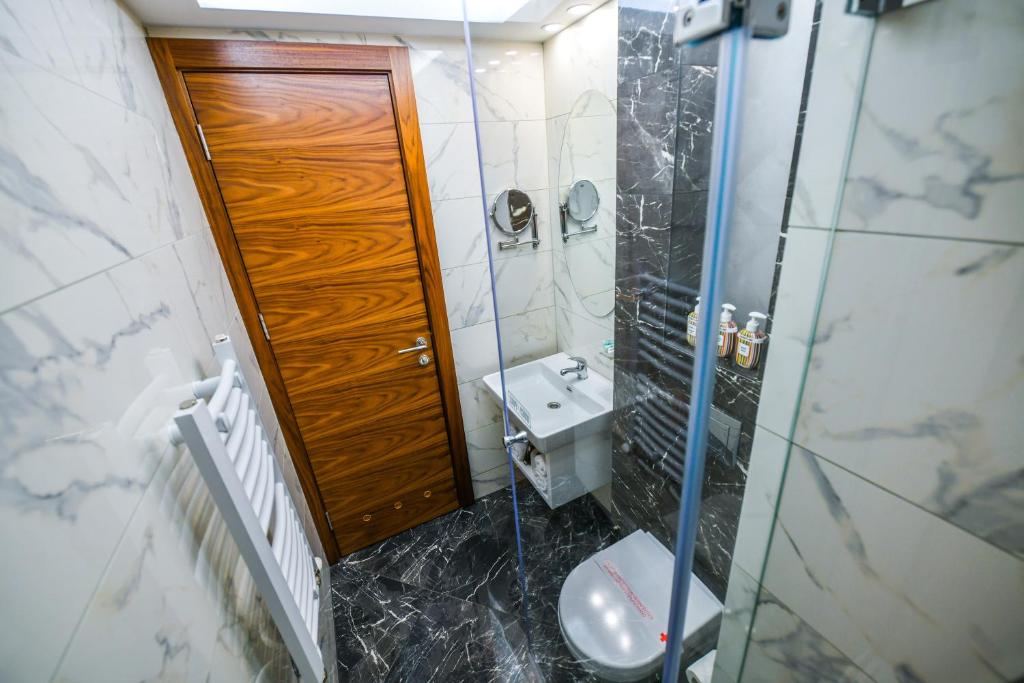 Uživajte u elegantnom ambijentu, vrhunskom komforu i jedinstvenom iskustvu boravka u srcu Banja Luke – Hotel Zepter Palace 4*!