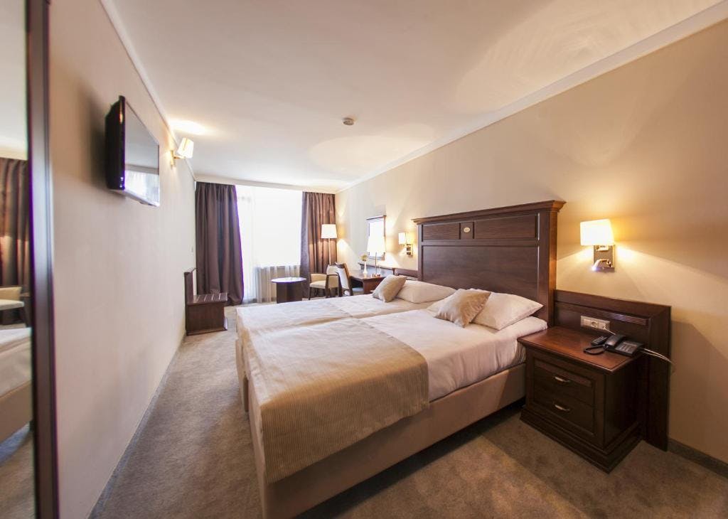Pronađite svoj kutak raja u Neumu uz vrhunsku udobnost i očaravajući pogled na more u Grand Hotelu Neum 4*!