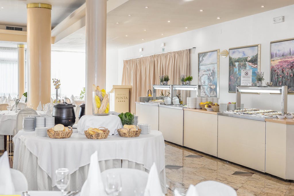 Doživite čari Vodica uz more i provedite porodični odmor u Hotelu Punta 4* & Villa Arausa 4* uz ALL INCLUSIVE LIGHT uslugu!