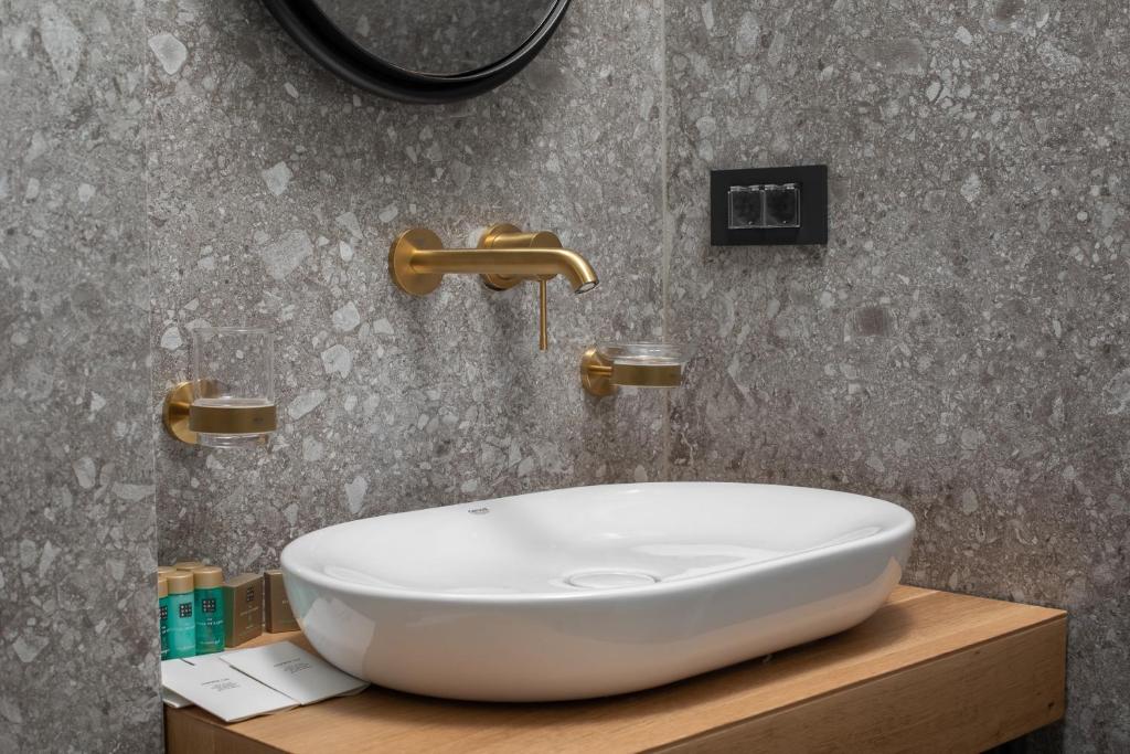 Heritage Hotel Porin 4* – savršen izbor za sve koji žele doživjeti Makarsku kroz spoj tradicije, elegancije i autentičnog dalmatinskog ambijenta!