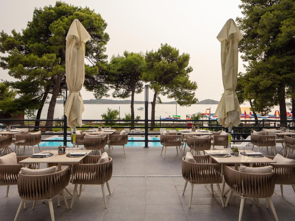 Provedite nezaboravan april u Vodicama – mirna lokacija uz more, vrhunska usluga i bogati sadržaji za cijelu porodicu u SeeSea Hotelu 4*!