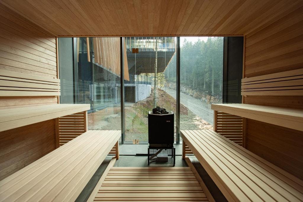 Opustite se u čarima Bjelašnice uz vrhunski Wellness & Spa u Hotelu Nomad 4* – uživajte u prekrasnom pogledu na Babin Do i miru planinskog okruženja!