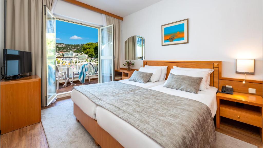 Hotel Splendid 3*, Dubrovnik | Tiha mediteranska oaza mira na samoj obali kristalno čistog mora, s pogledom na nezaboravne zalaske sunca!