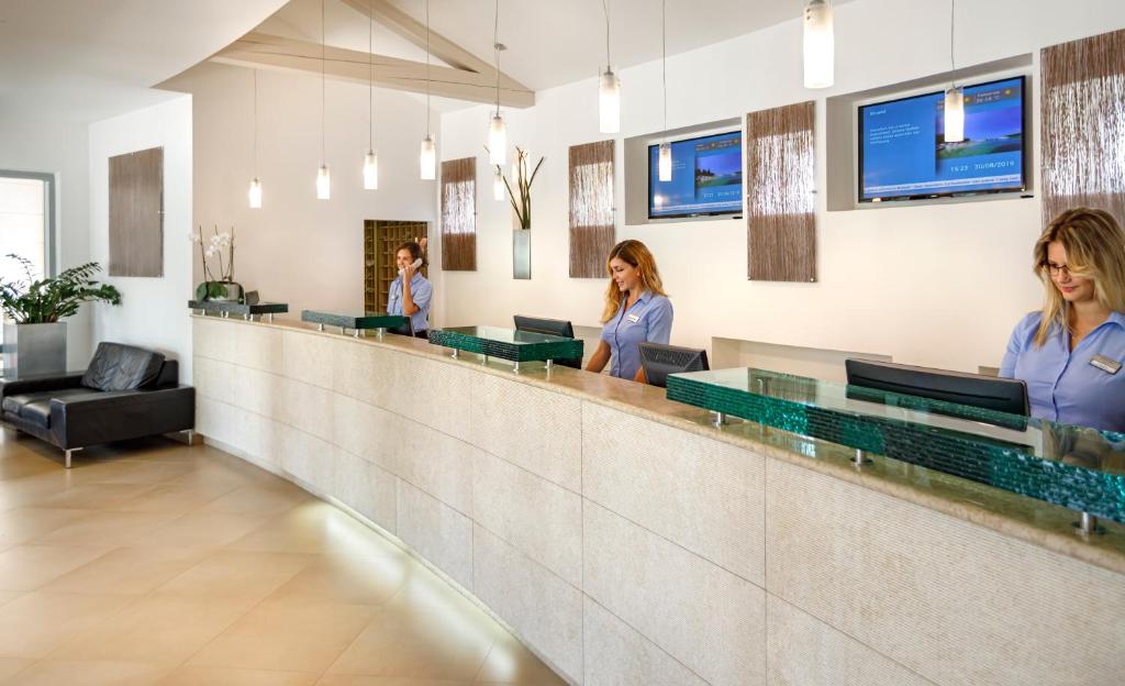 Otkrijte čarobni Resort Belvedere 4* u Vrsaru i prepustite se savršenom spoju mora, mira i uživanja u vašoj idiličnoj destinaciji za odmor!