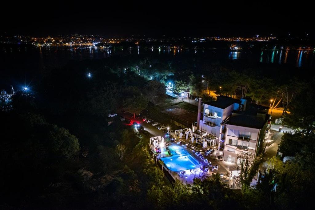 Uživajte u Medulinu – Premantura Resort 4* uz kvalitetnu hranu, lijep ambijent i čarobne staze Rta Kamenjak!