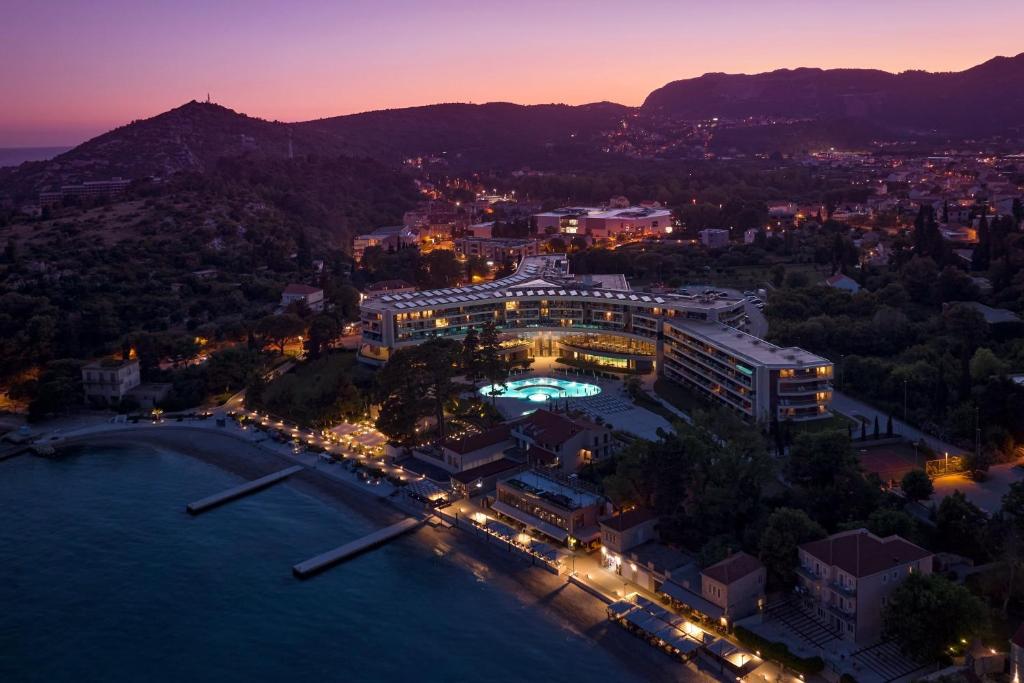 Sheraton Dubrovnik Riviera Hotel 5* – Uživajte u luksuznom Wellness & Spa odmoru na obali Jadrana, uz mirise mora i dašak elegancije!