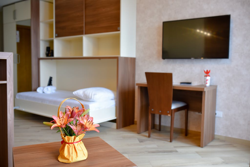 Doživite harmoniju prirode i potpuni odmor na Zlatiboru – Central Inn apartmani nude idealno okruženje za relaksaciju, uz svježinu planinskog vazduha!