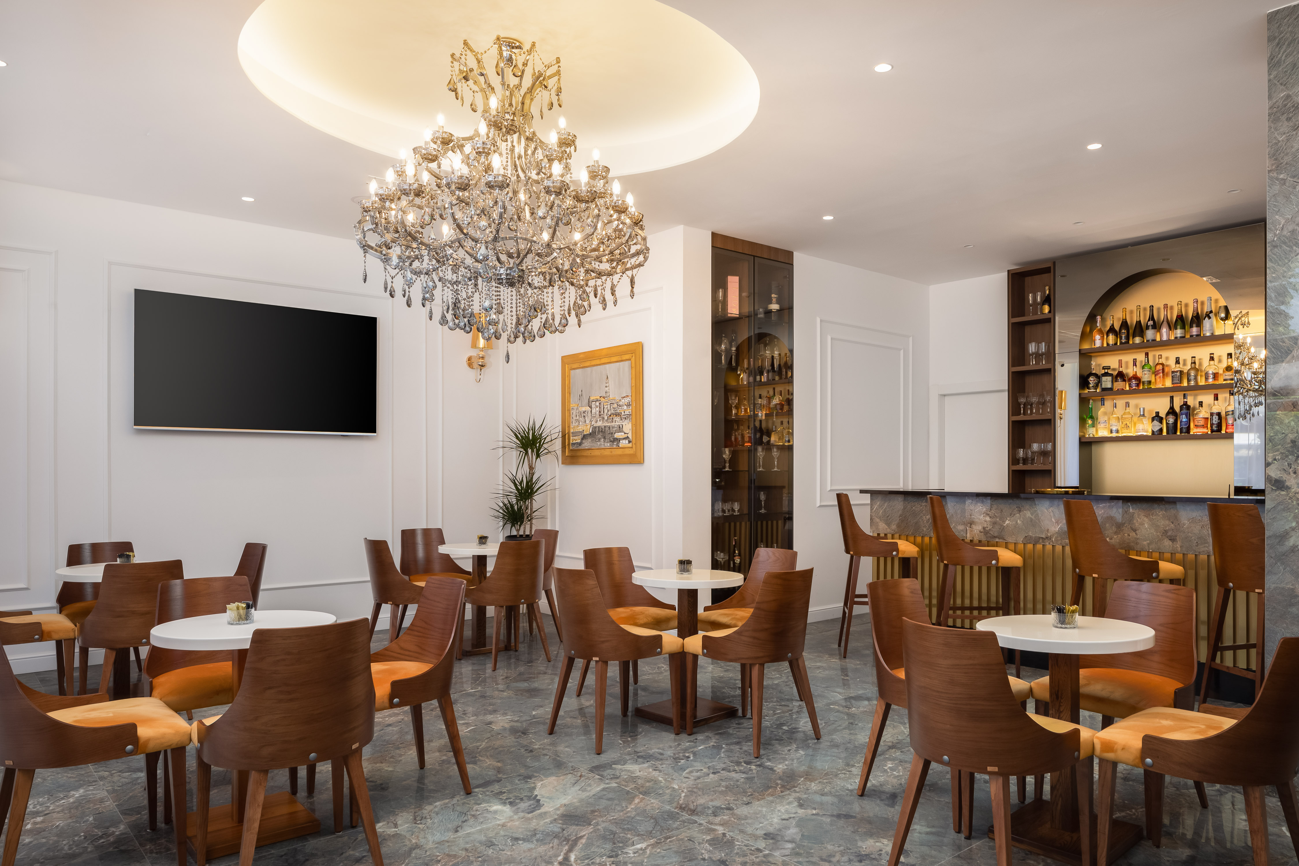 Hotel Corner 4* – doživite Split kroz luksuz, komfor i mediteranski šarm uz savršenu udobnost i opuštenu atmosferu!