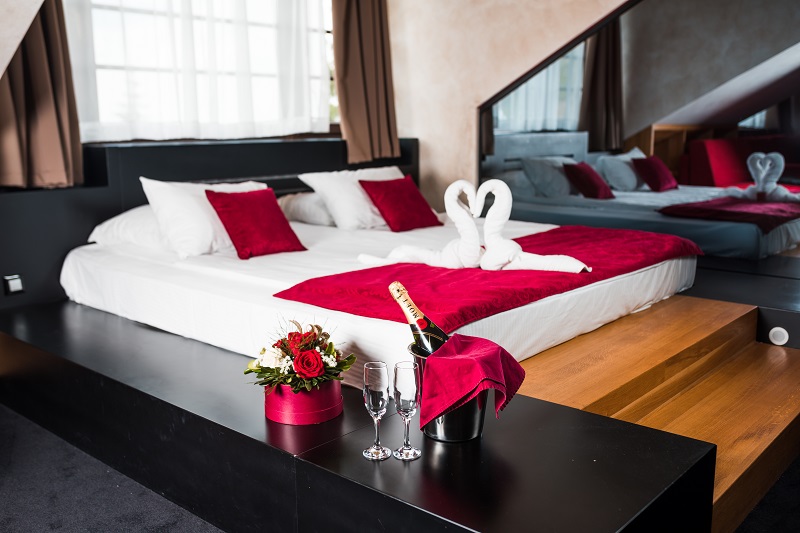 Hotel Lavina 4*, Jahorina |  Prepustite se potpunom opuštanju uz luksuzni Wellness & Spa doživljaj za dvoje s pogledom na veličanstvene planine!