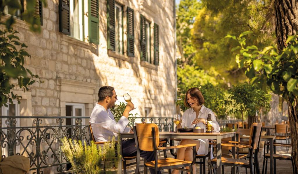 Hotel Astarea 3*, Dubrovnik | Prepustite se trodnevnom odmoru za dvije osobe – uživajte u kristalno čistom moru, mediteranskom duhu i šetnjama renesansnim vrtovima Dubrovnika!