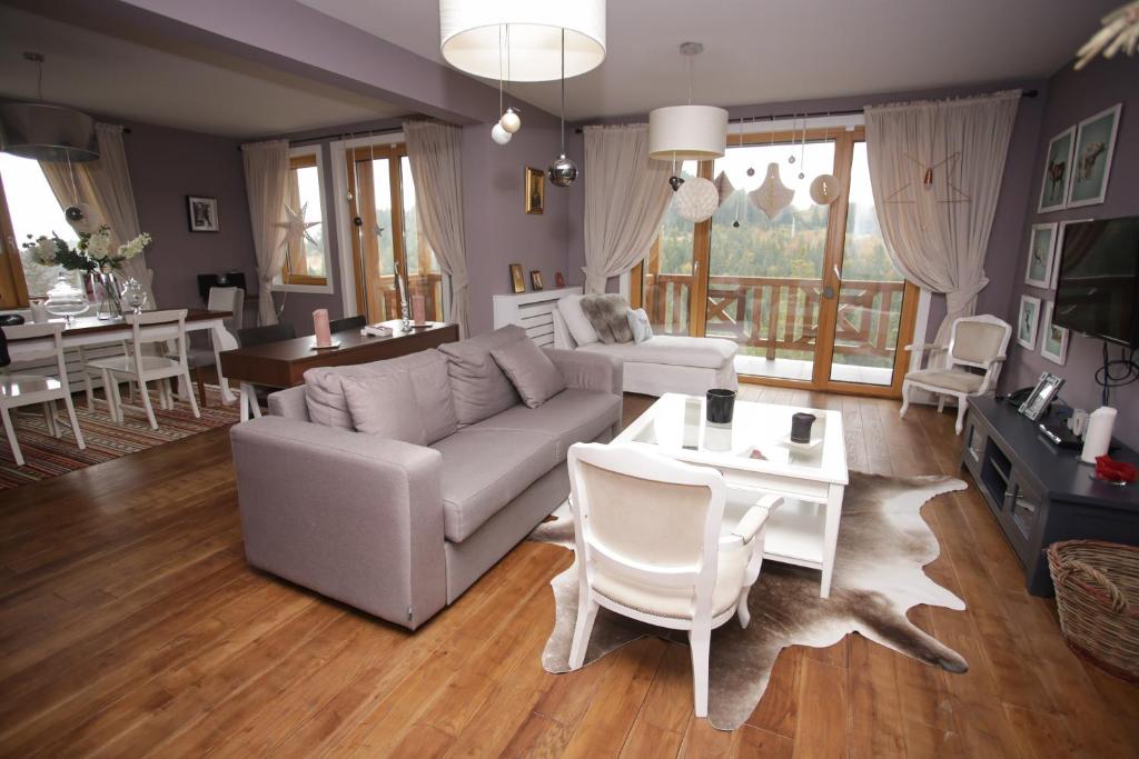 Otkrijte čari ljeta na planini kroz spoj prirodnog mira i vrhunskog Wellness & Spa opuštanja u Aparthotelu Vučko 4*, Jahorina!