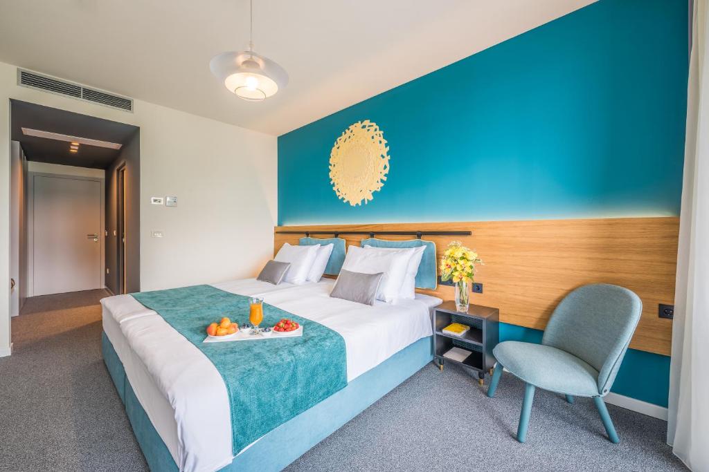 Stvorite nezaboravne porodične uspomene uz sunce, more i boravak u Hotelu Nestos 4* u prelijepom Omišu!