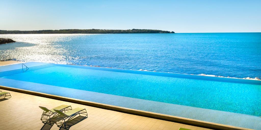 LAST MINUTE | Iskusite toplu istarsku dobrodošlicu i oblikujte ljetni odmor prema svojim željama u Aminess Maestral Hotelu 4*, Novigrad!