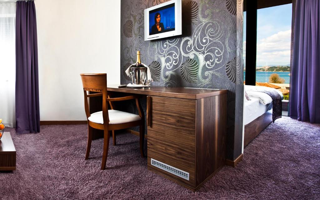 Hotel Gala 4*, Podstrana | Prepustite se potpunom miru i tišini uz obalu, gdje udobnost susreće prirodnu ljepotu!