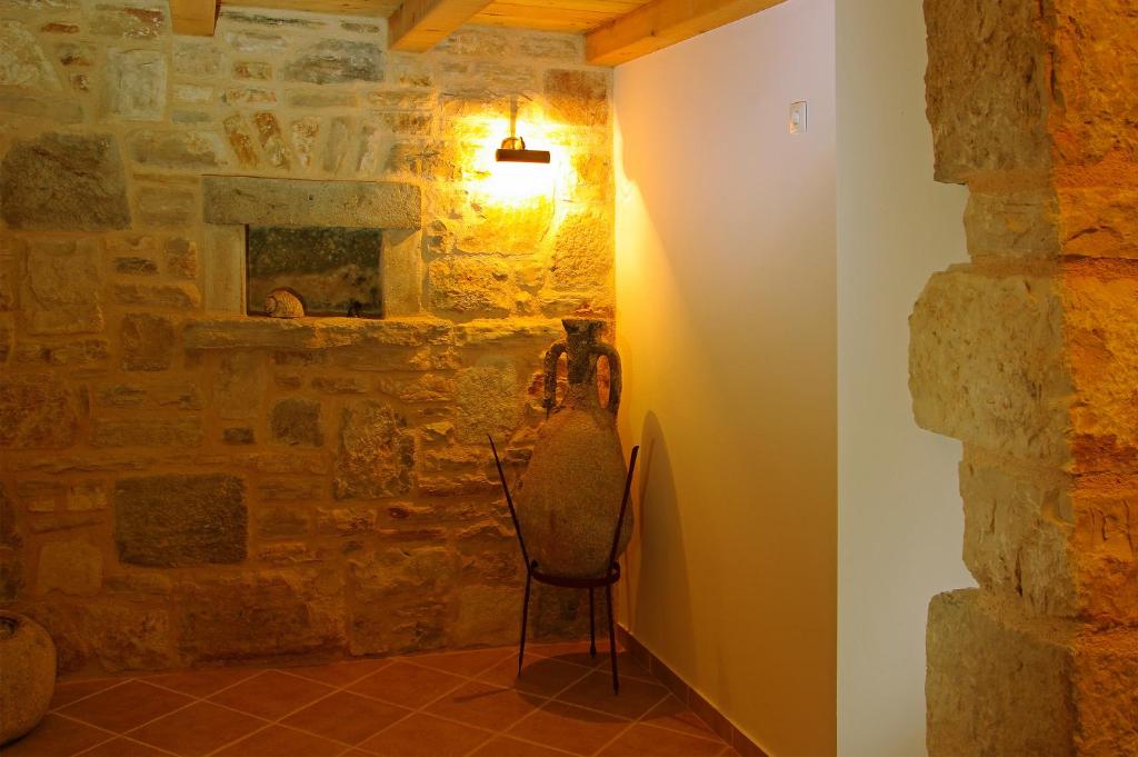 Otkrijte čari Vela Luke na Korčuli – prepustite se sunčanim danima, istražite prekrasne otočne pejzaže i uživajte u ugodnom boravku u Villi Telenta 4*!