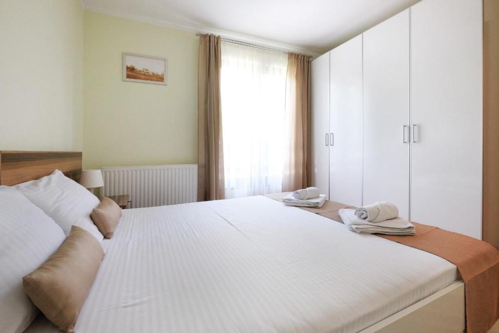 Otkrijte savršeno mjesto za odmor u Apartmanima Bohemia na Zlatiboru, uz mirnu atmosferu, svjež zrak i brojne mogućnosti za uživanje u prirodi!