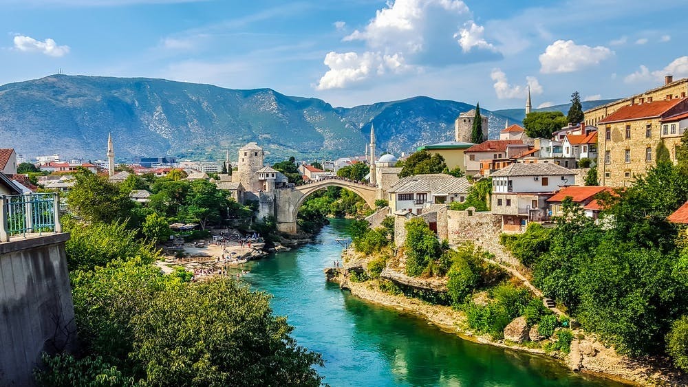 Hotel Emen 4*, Mostar I Doživite harmoniju Starog grada kroz tradiciju, kulturu i nezaboravne gurmanske užitke!