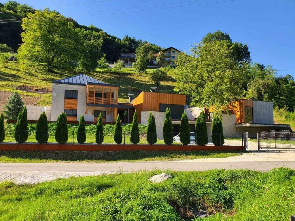 Grand River – noćenje, rafting na rijeci Neretvi i jedinstven spoj avanture, odmora i prirode Hercegovine u nezaboravnom ambijentu!
