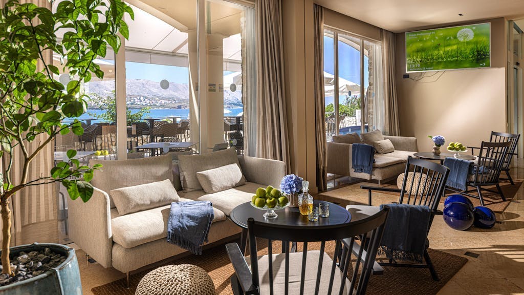 Doživite veličanstveni odmor na otoku Pagu uz kristalno čisto more, vrhunsku uslugu i trenutke za pamćenje – Hotel Pagus 4* ili Hotel Meridijan 4*!