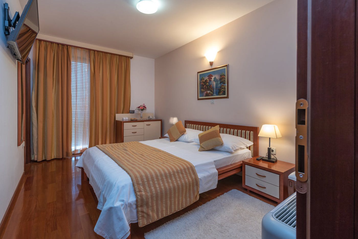 Doživite čarobno ljeto u Trogiru – prepustite se vrhunskom odmoru, luksuzu i opuštajućoj atmosferi elegantnog Hotela Trogir Palace 4*!
