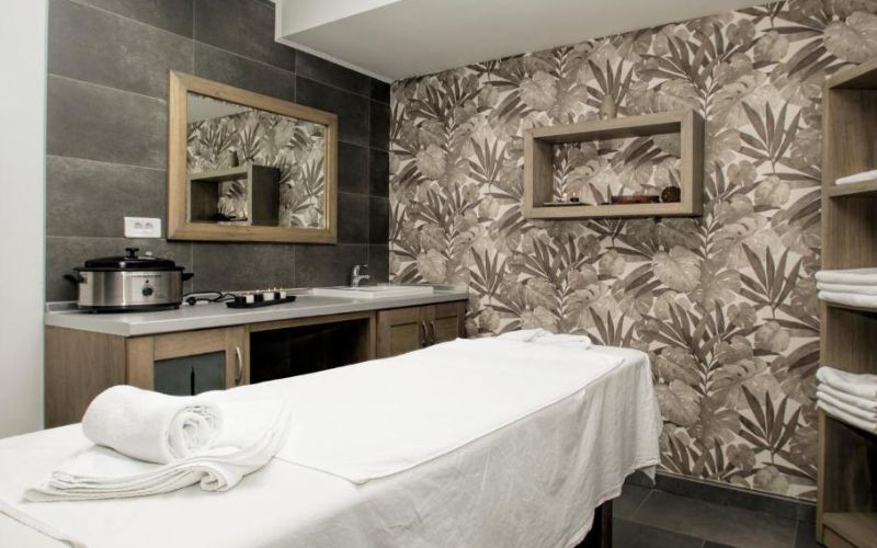 Otkrijte čari ljeta na planini kroz spoj prirodnog mira i vrhunskog Wellness & Spa opuštanja u Aparthotelu Vučko 4*, Jahorina!