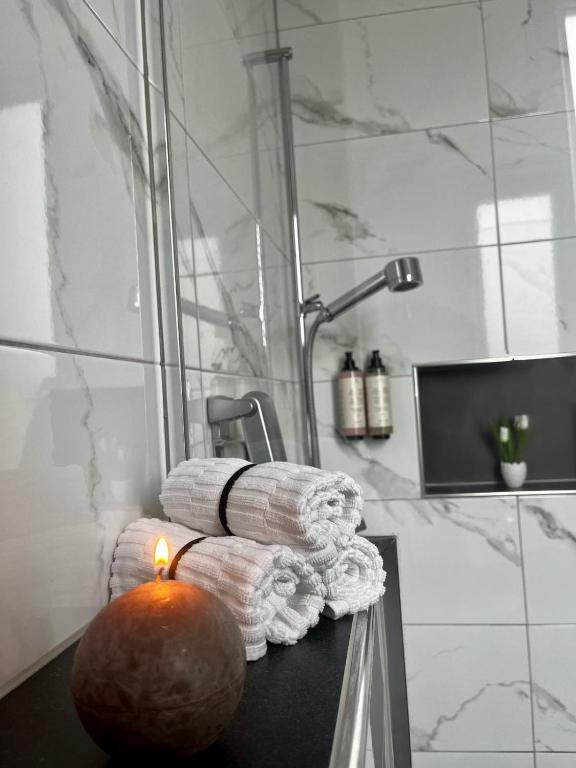 Doživite jedinstvenu kombinaciju modernog stila, potpune udobnosti i domaće topline u Hotelu Swiss Plus 3* – u samom centru Bihaća!