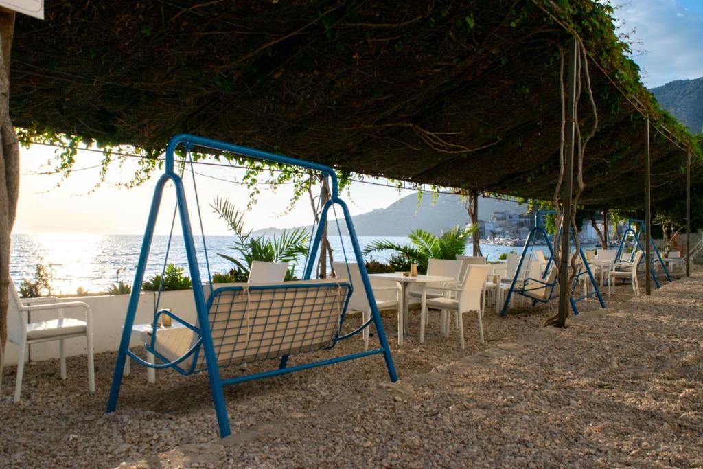 Vaš savršeni bijeg uz more počinje u Beach Hotelu Croatia 3* – uživajte u udobnosti, miru i ljepotama Drašnica na Jadranskoj obali!