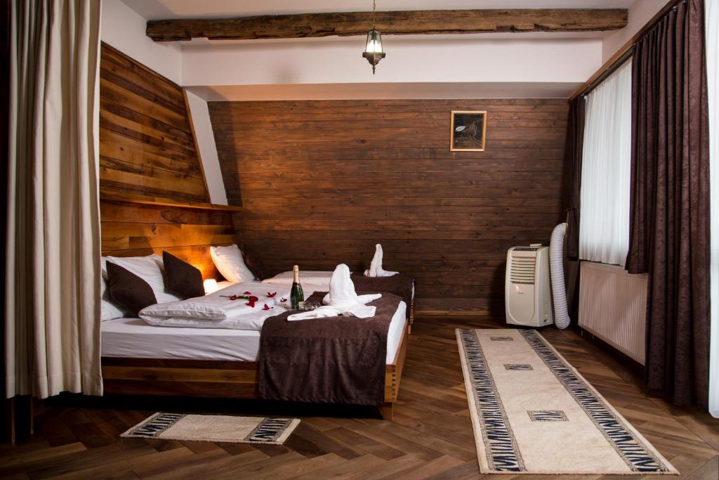 Doživite potpuni odmor u Motelu Babino Brdo 4*, Derventa – uživajte u čistom zraku i predivnom pogledu na grad iz udobnih soba ili bungalova!
