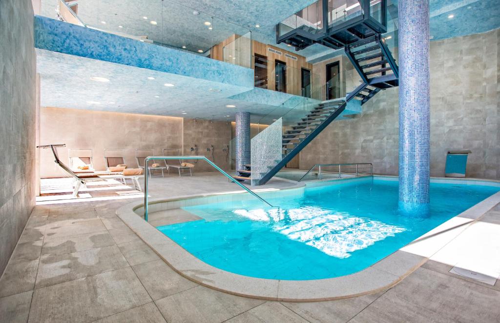 Hotel Plaža Duće 4* – Uživajte u spoju udobnosti i mediteranskog šarma, okruženi prirodnim ljepotama!