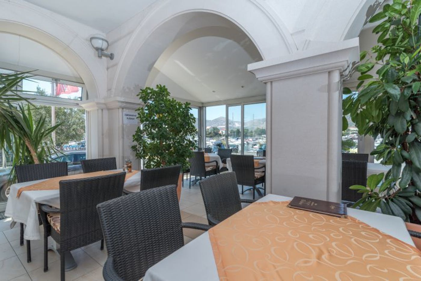 Uživajte u savršenom odmoru u Trogiru – spojite udobnost, eleganciju i potpuni mir uz nezaboravan boravak u Hotelu Trogir Palace 4*!