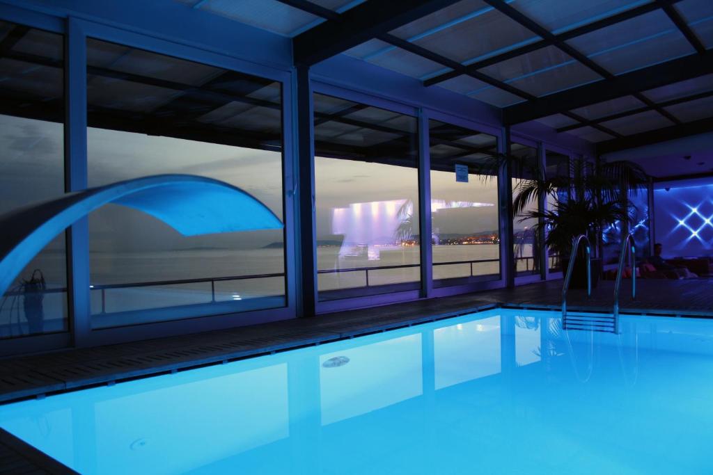 Hotel Jona 4*, Podstrana – osjetite harmoniju prirode, morskog povjetarca i elegantnog ambijenta stvorenog za potpuno uživanje!