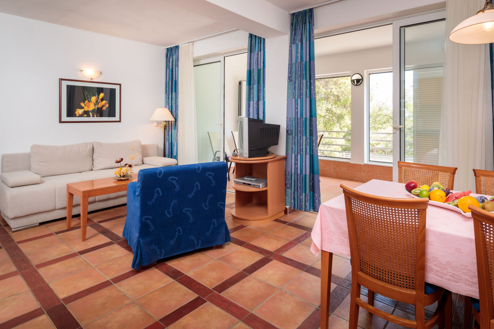 Uživajte u idealnom porodičnom odmoru na otoku Hvaru uz ugodnu atmosferu i predivan ambijent u Fontana Resort - Bayside Park 4*!