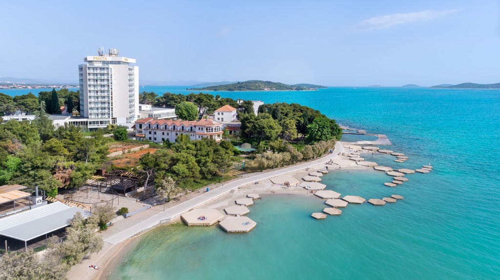 Uživajte u čarima Vodica uz more i priuštite sebi nezaboravan porodični odmor u Hotelu Punta 4* uz ALL INCLUSIVE LIGHT uslugu i posebne trenutke za pamćenje!