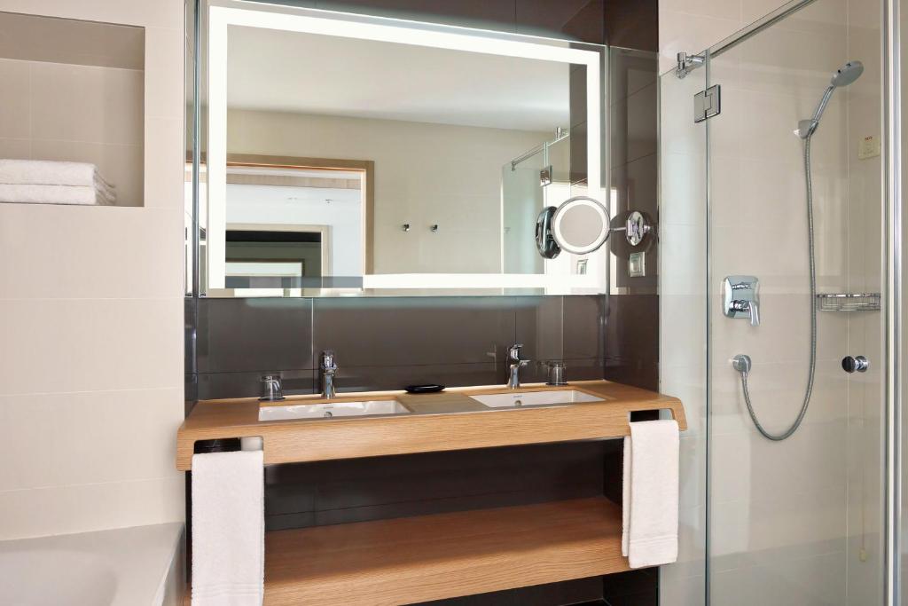 Sheraton Dubrovnik Riviera Hotel 5* – Uživajte u luksuznom Wellness & Spa odmoru na obali Jadrana, uz mirise mora i dašak elegancije!