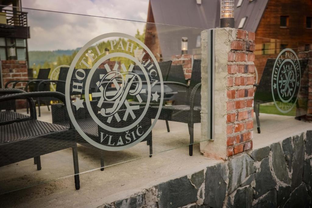 Zima na Vlašiću – savršen spoj prirodnog mira i luksuznog Wellness & Spa opuštanja u Hotelu Pahuljica 4*!